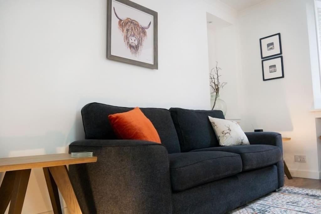Central 2 Bedroom Luxury Home Close To River Ness Inverness Zewnętrze zdjęcie