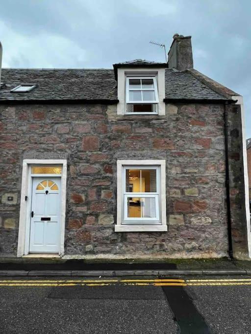 Central 2 Bedroom Luxury Home Close To River Ness Inverness Zewnętrze zdjęcie