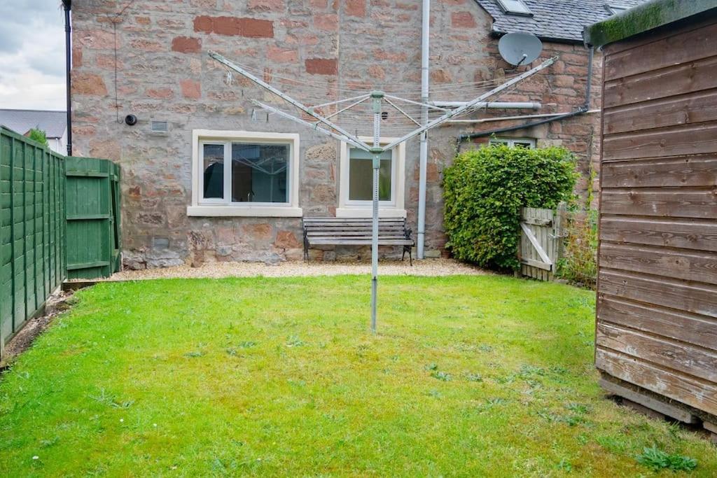 Central 2 Bedroom Luxury Home Close To River Ness Inverness Zewnętrze zdjęcie