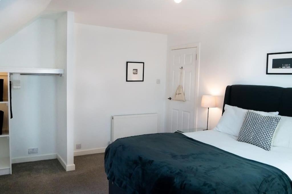 Central 2 Bedroom Luxury Home Close To River Ness Inverness Zewnętrze zdjęcie